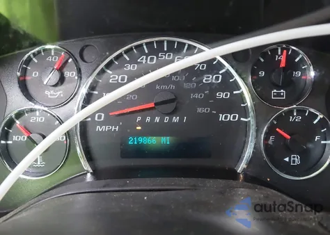 2018 Chevrolet Express 2500 Work Van z USA, uszkodzony, nr VIN 1GCWGAFP3J1336995